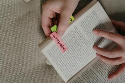 L’INFORMATION AUX CANDIDATS DOIT-ELLE INCLURE TOUS LES CRITÈRES DE NOTATION ?  