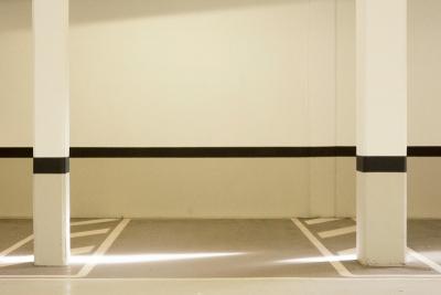 LE PLU PEUT-IL IMPOSER DES PLACES DE STATIONNEMENT HORS LOGEMENT ?