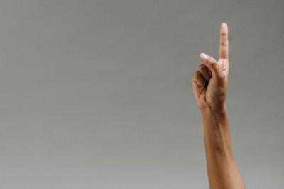 L’AVIS DU RÉFÉRENT DÉONTOLOGUE PEUT-IL LIER L’AUTORITÉ HIÉRARCHIQUE ?