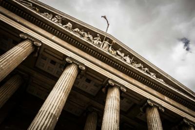 EST-CE UN DROIT FONDAMENTAL D'AVOIR UN AVOCAT POUR UNE DÉMARCHE ADMINISTRATIVE ?