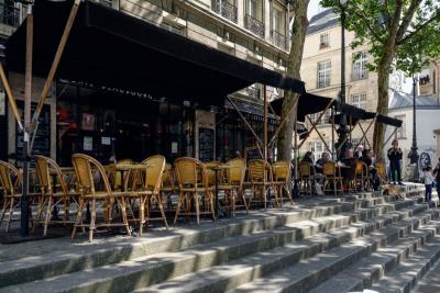 L'EXTENSION D'UNE TERRASSE SUR LE DOMAINE PUBLIC CHANGE LES CONDITIONS DU BAIL ?